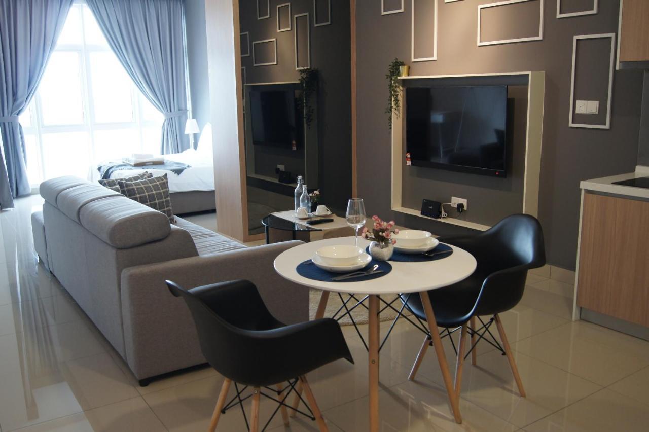 Twin Galaxy Suites By Iconic Bliss Johor Bahru Esterno foto