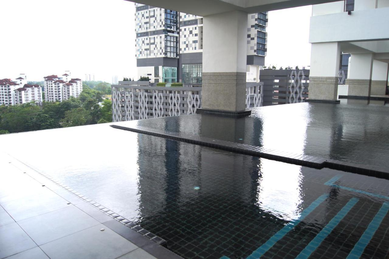 Twin Galaxy Suites By Iconic Bliss Johor Bahru Esterno foto