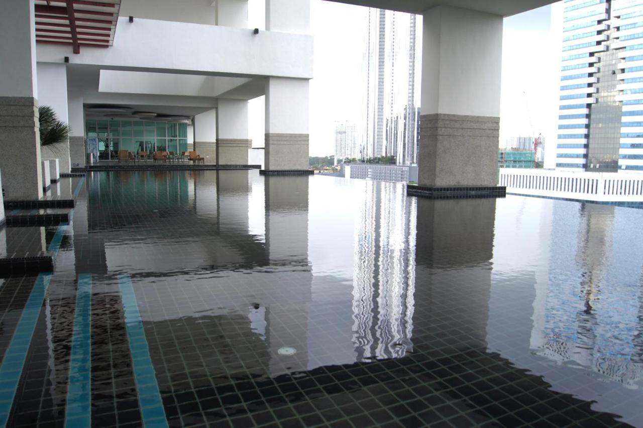 Twin Galaxy Suites By Iconic Bliss Johor Bahru Esterno foto