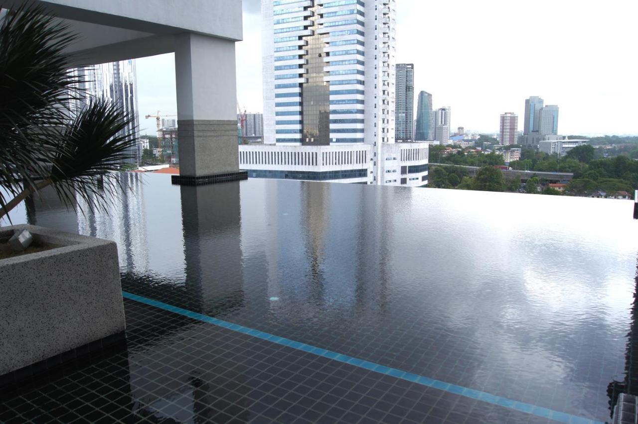 Twin Galaxy Suites By Iconic Bliss Johor Bahru Esterno foto