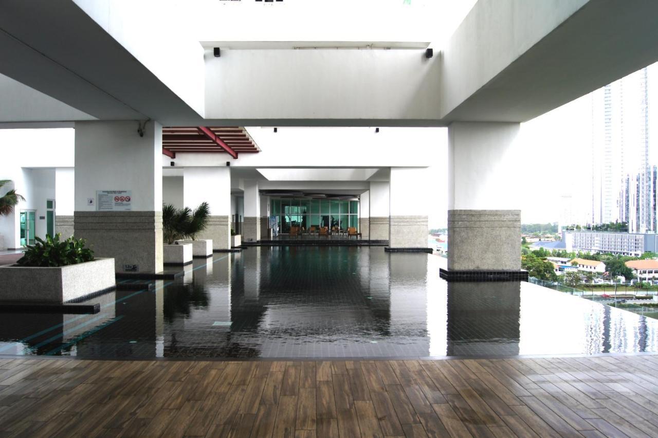 Twin Galaxy Suites By Iconic Bliss Johor Bahru Esterno foto