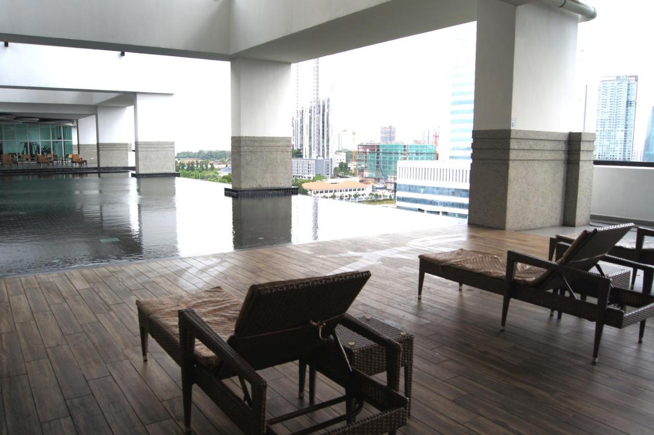 Twin Galaxy Suites By Iconic Bliss Johor Bahru Esterno foto