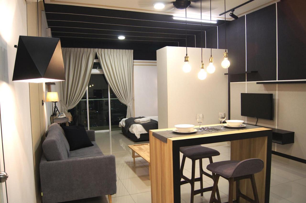 Twin Galaxy Suites By Iconic Bliss Johor Bahru Esterno foto