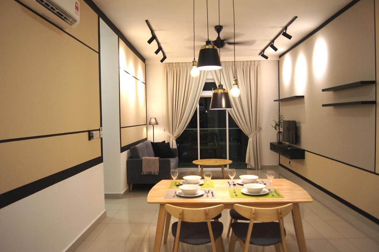 Twin Galaxy Suites By Iconic Bliss Johor Bahru Esterno foto